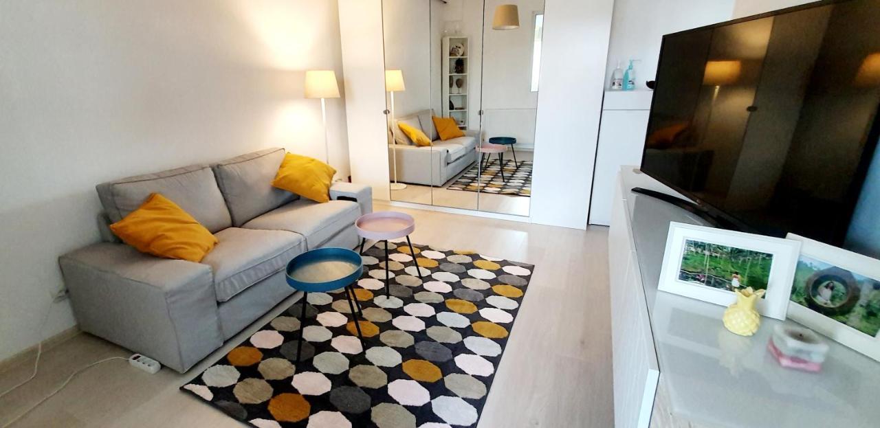New Cozy Apartment 3 Min To Subway 24H/7 Self Check-In Popesti-Leordeni Екстер'єр фото